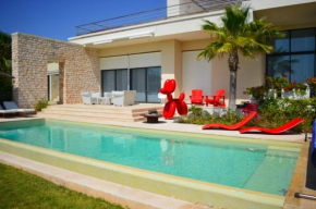 Magnificent 4 bedroom villa with swimming pool